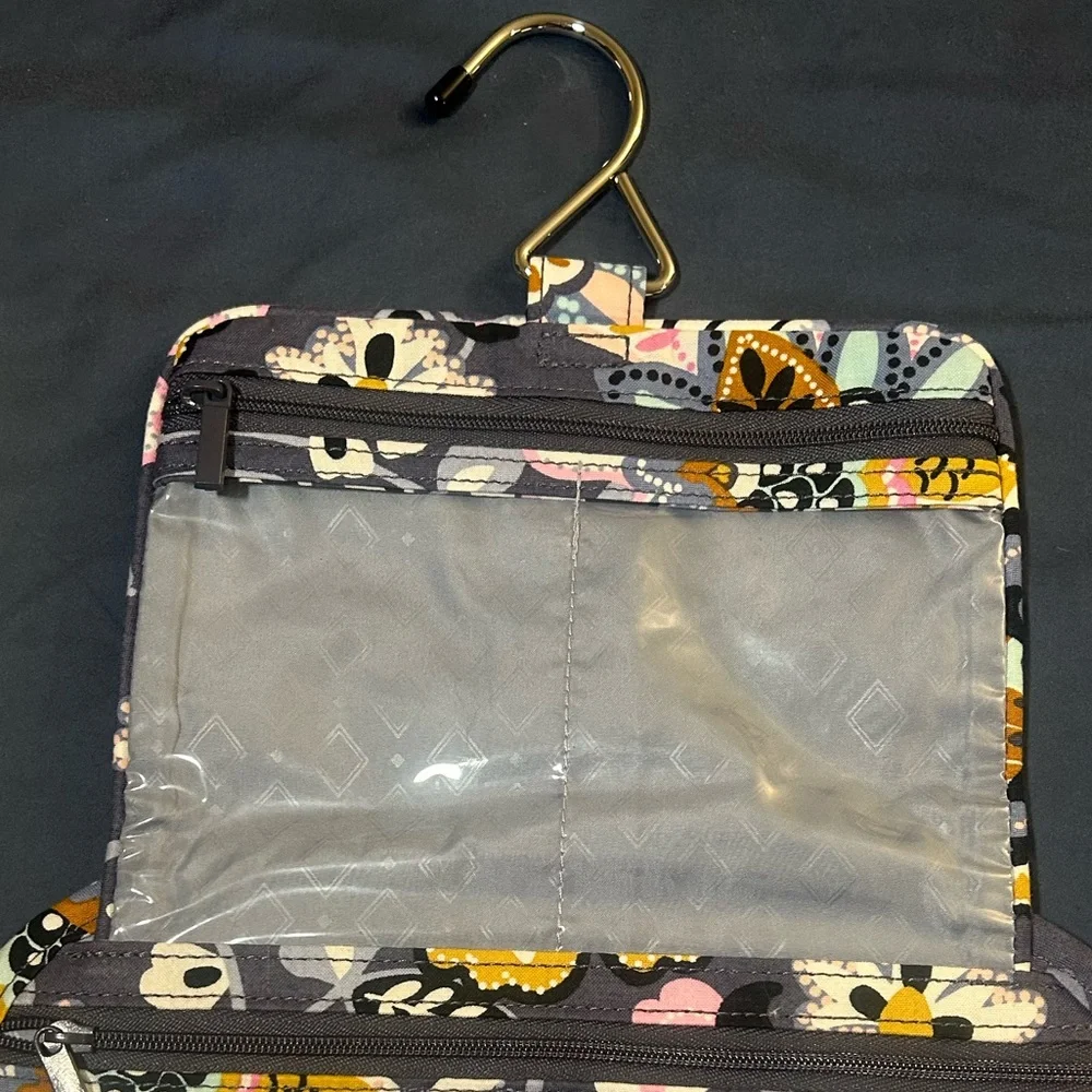NWT Vera Bradley Floral Cosmetic Bag, Medium Travel Organizer
